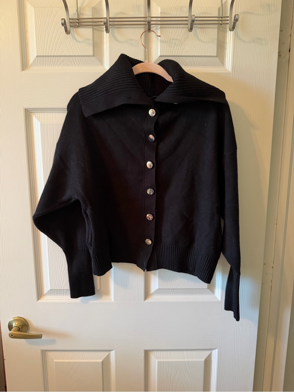 Zara Black Button-Front Sweater Cardigan with Wide Folded Collar